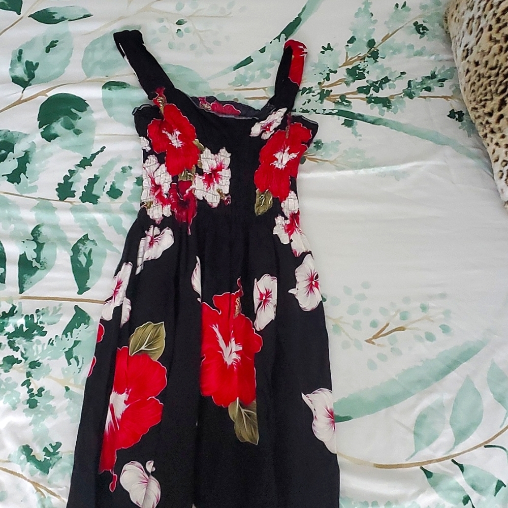 Black Hawaii Floral Dress Size Small